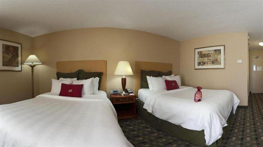 Quality Hotel Conference Center Cincinnati Blue Ash Eksteriør billede