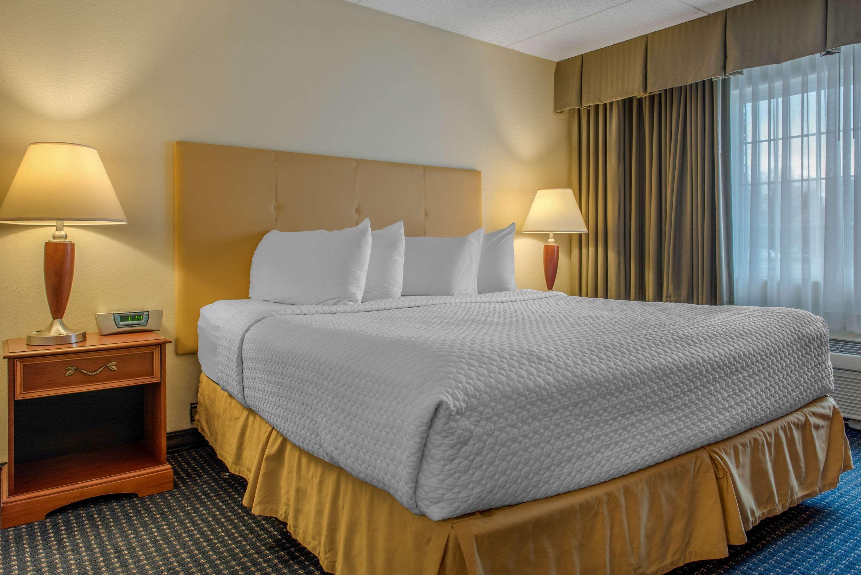 Quality Hotel Conference Center Cincinnati Blue Ash Eksteriør billede