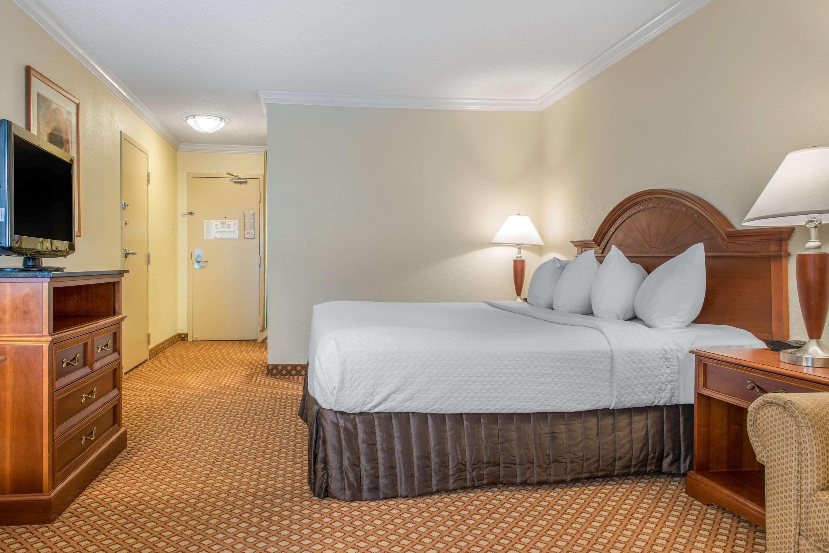 Quality Hotel Conference Center Cincinnati Blue Ash Eksteriør billede
