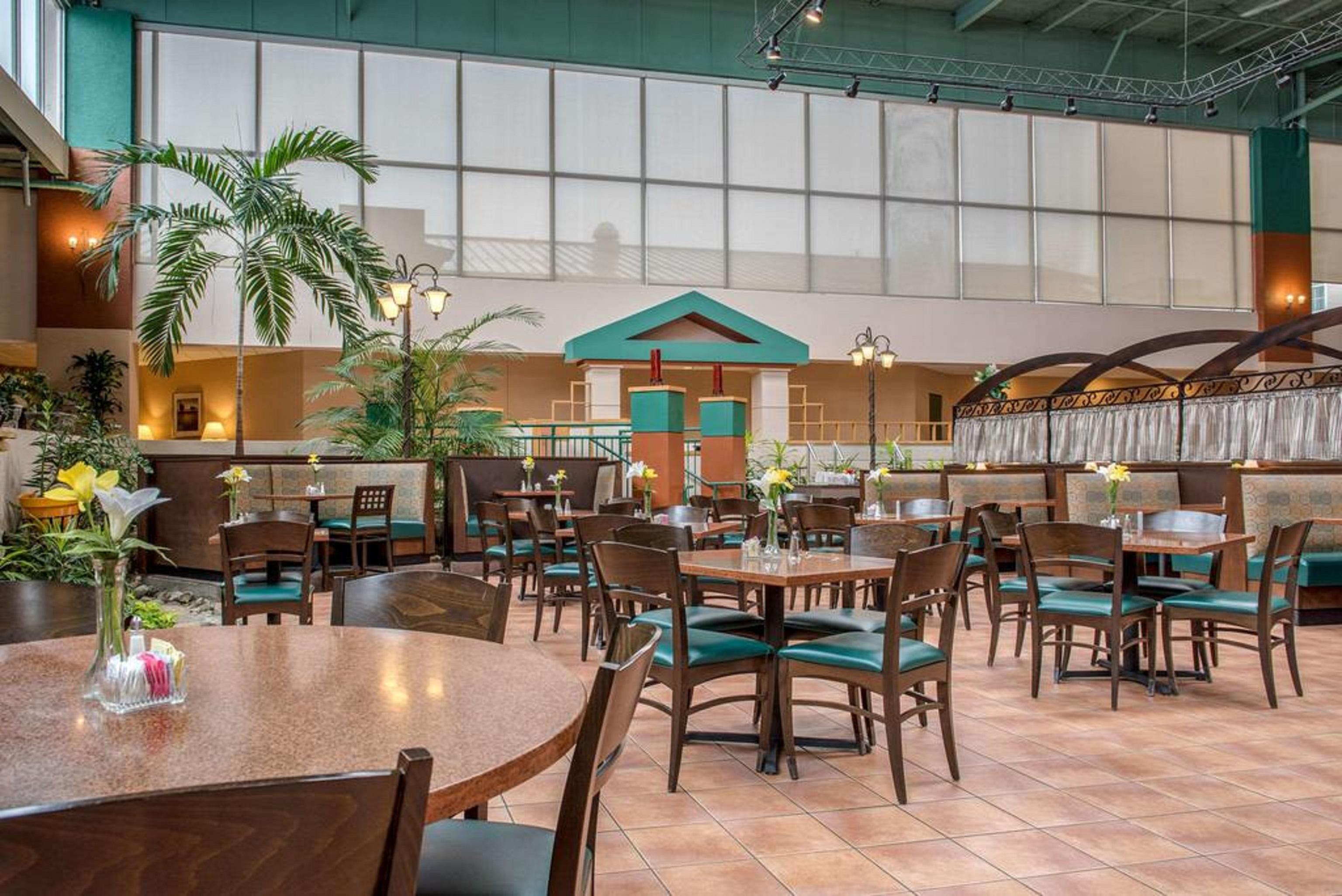 Quality Hotel Conference Center Cincinnati Blue Ash Eksteriør billede
