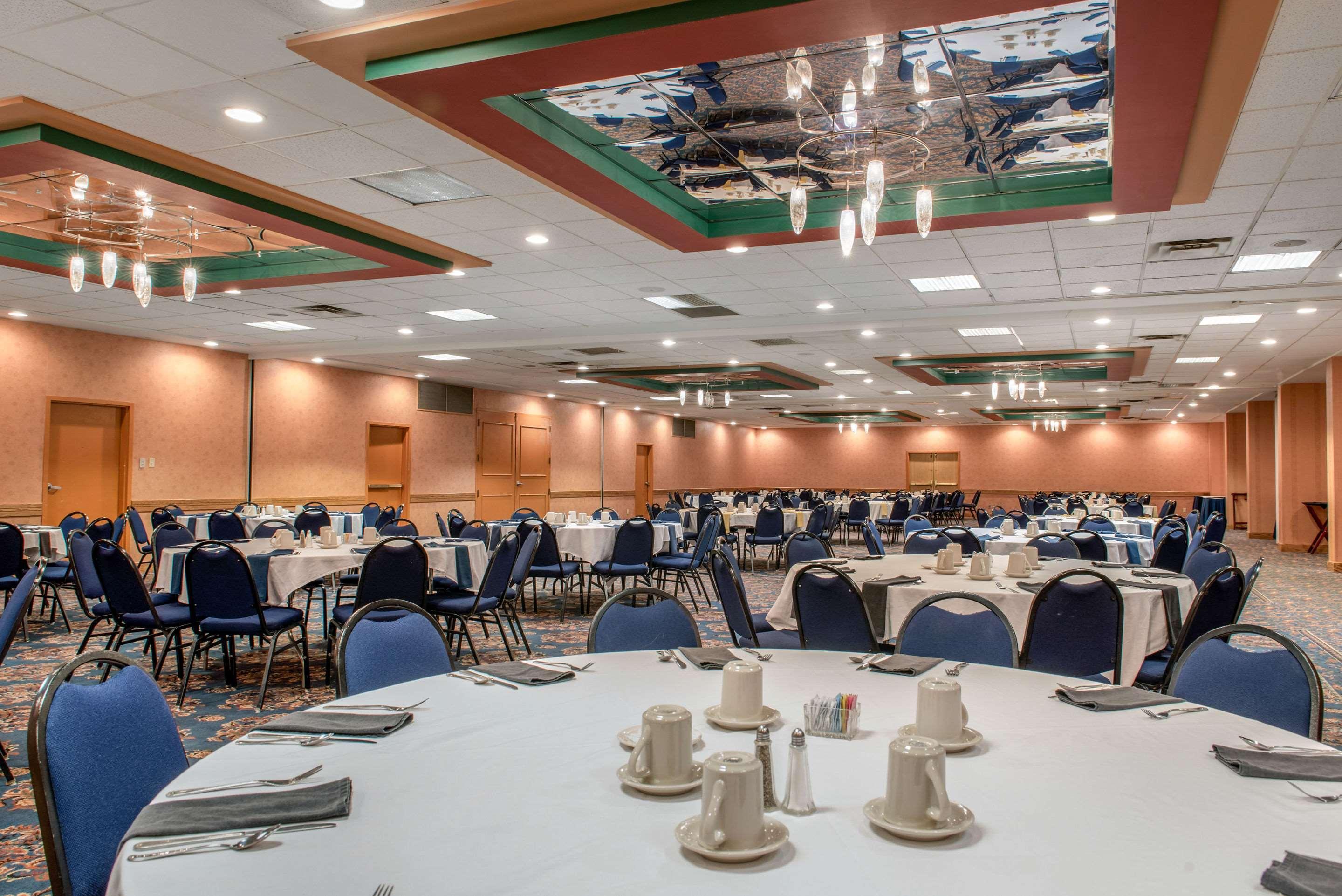 Quality Hotel Conference Center Cincinnati Blue Ash Eksteriør billede