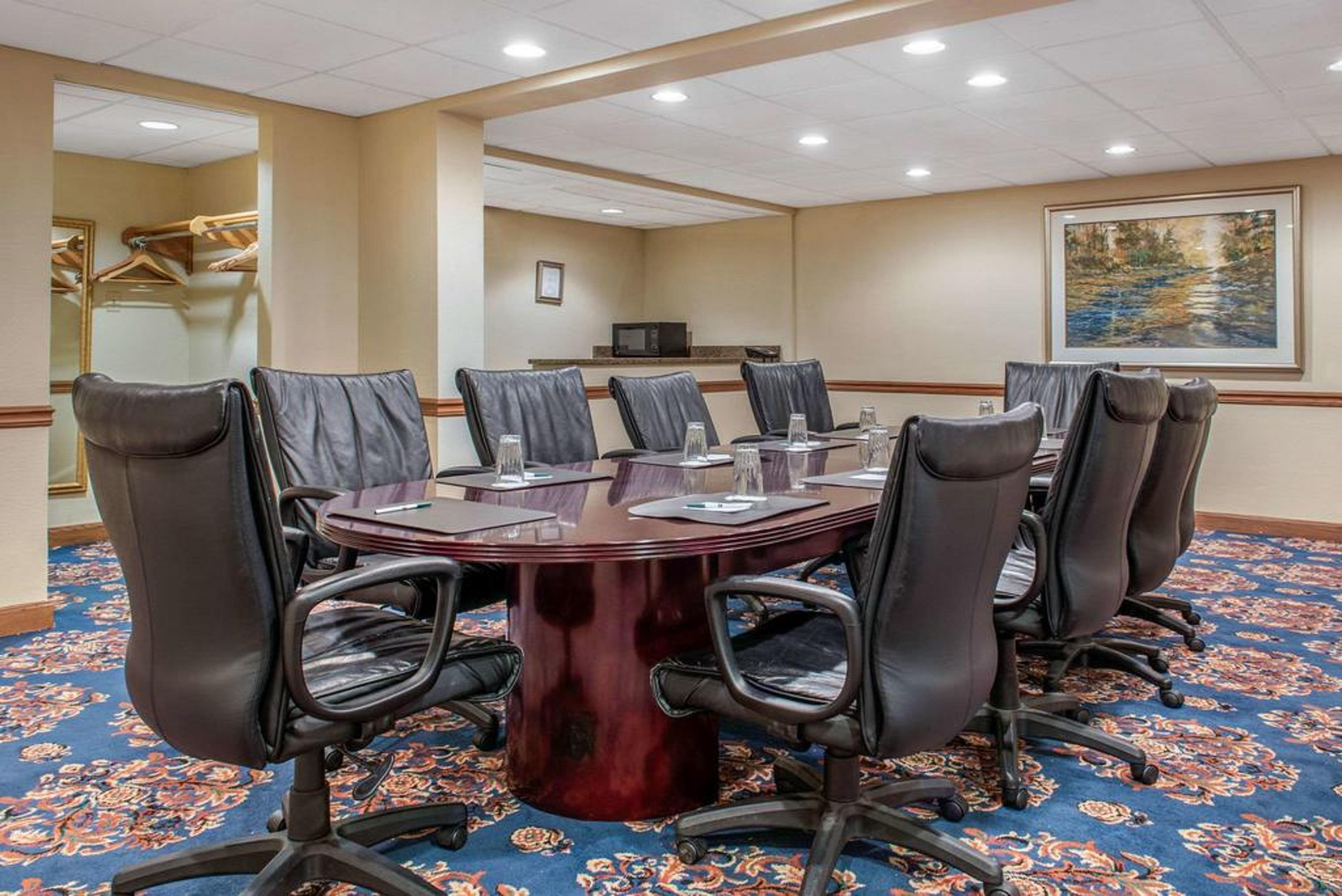 Quality Hotel Conference Center Cincinnati Blue Ash Eksteriør billede