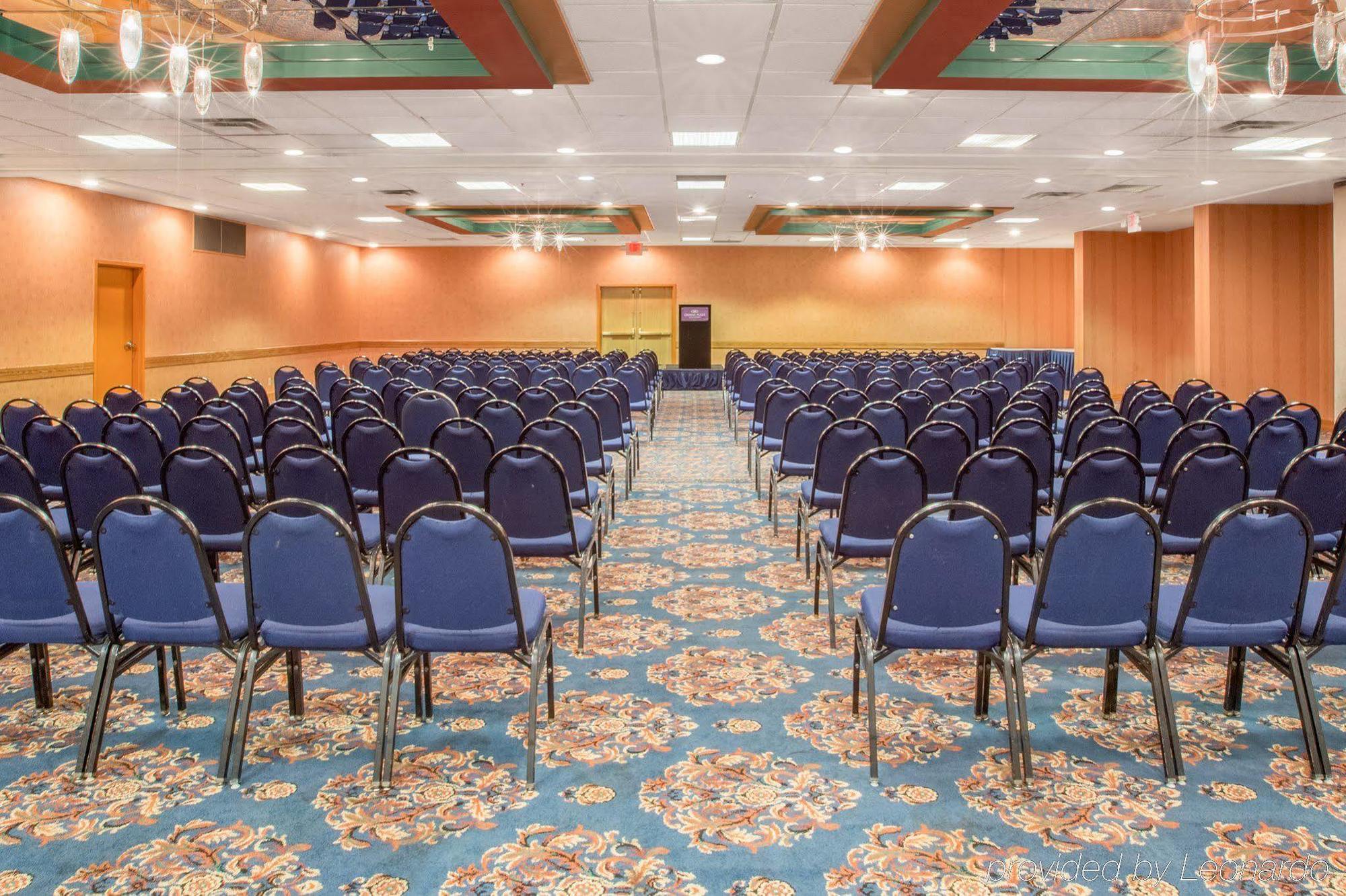 Quality Hotel Conference Center Cincinnati Blue Ash Eksteriør billede