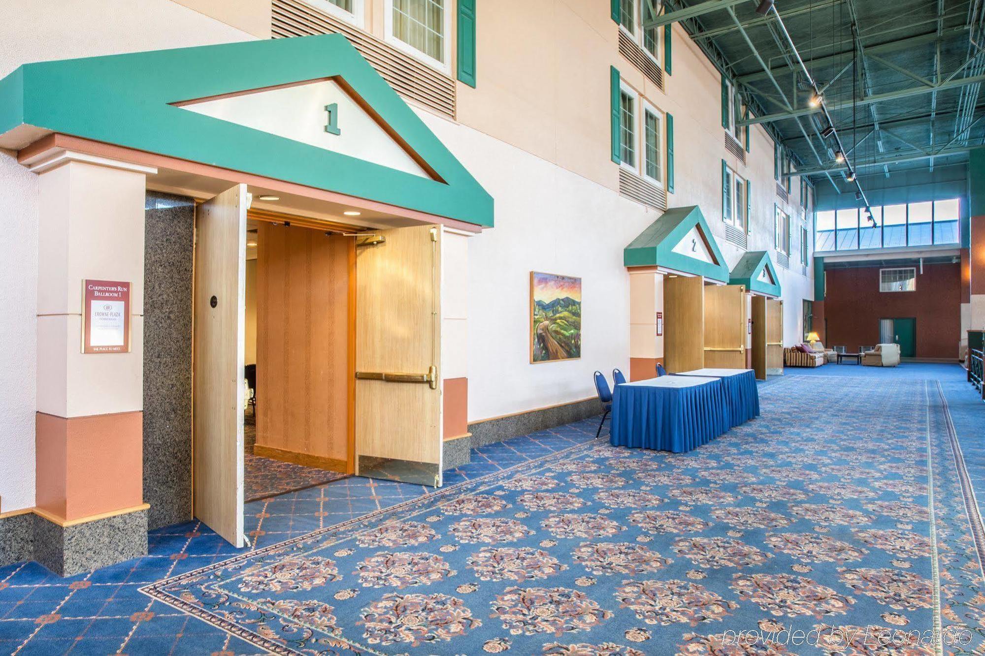 Quality Hotel Conference Center Cincinnati Blue Ash Eksteriør billede