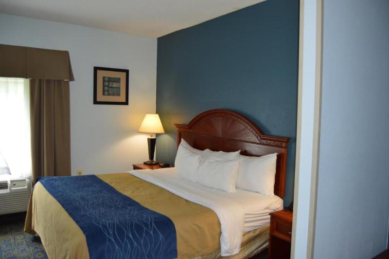 Quality Hotel Conference Center Cincinnati Blue Ash Eksteriør billede